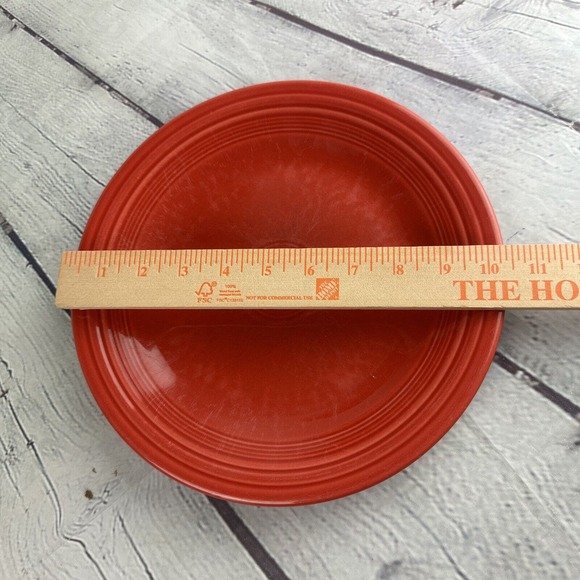 Fiesta Fiestaware Scarlet Red‎ Dinner Plates 10.5 inch Lead Free USA Set of 2 - Picture 4 of 4